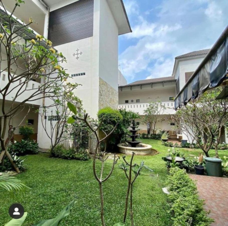 Hotel Roemah Moesi Medan Exterior foto