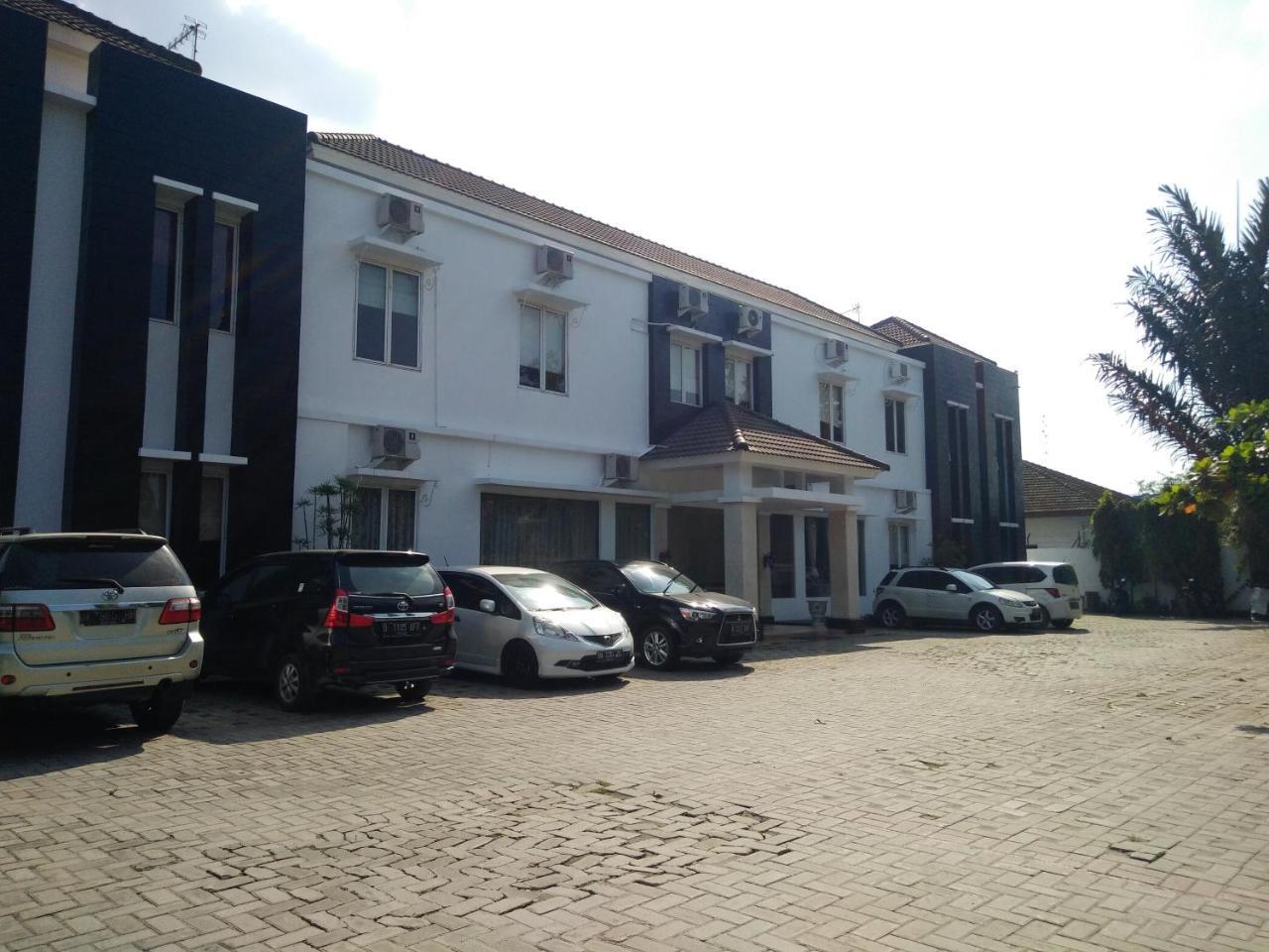 Hotel Roemah Moesi Medan Exterior foto